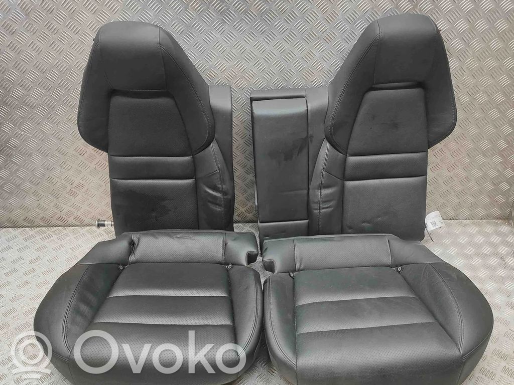Porsche Panamera (970) Takaistuin 