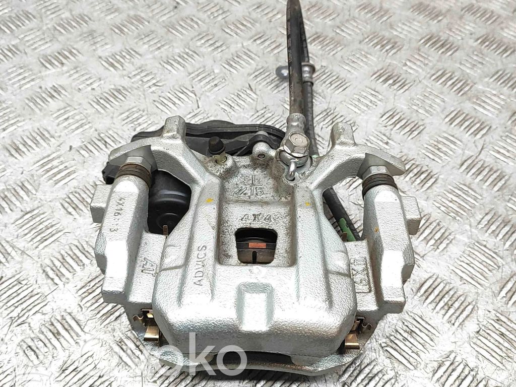 Toyota Prius (XV60) Tylny zacisk hamulcowy 