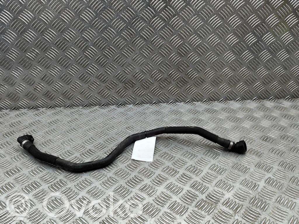 BMW 5 F10 F11 Tubo flessibile del liquido di raffreddamento del motore 
