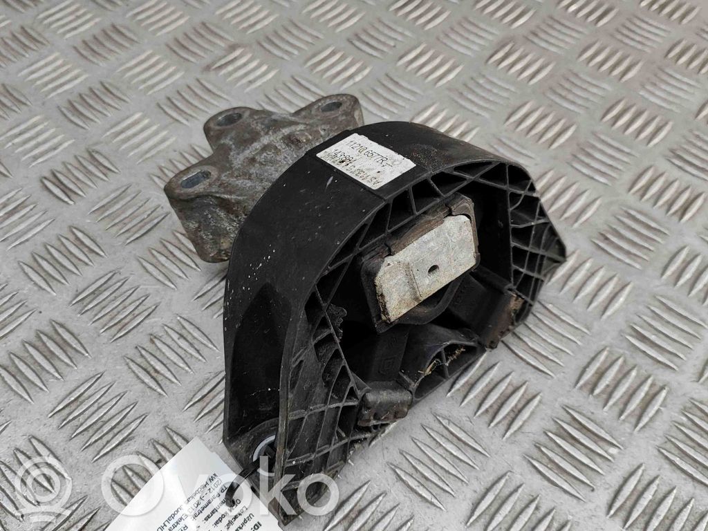 Renault Zoe Engine mount bracket 