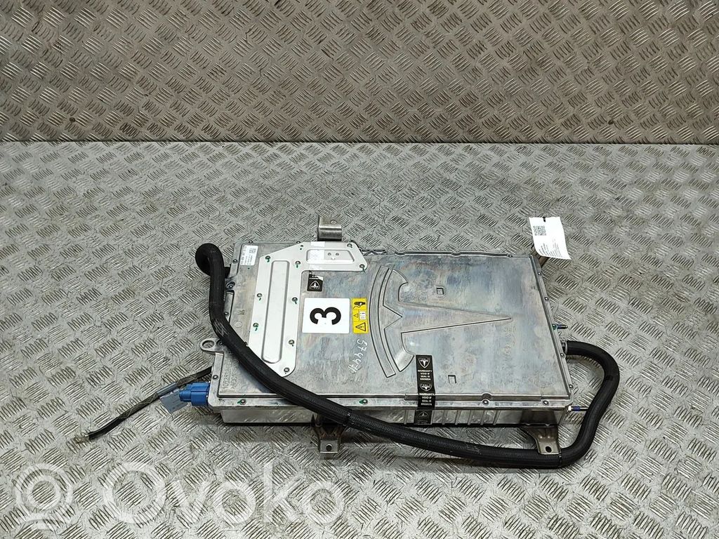 Inversor/convertidor de voltaje   106651001C