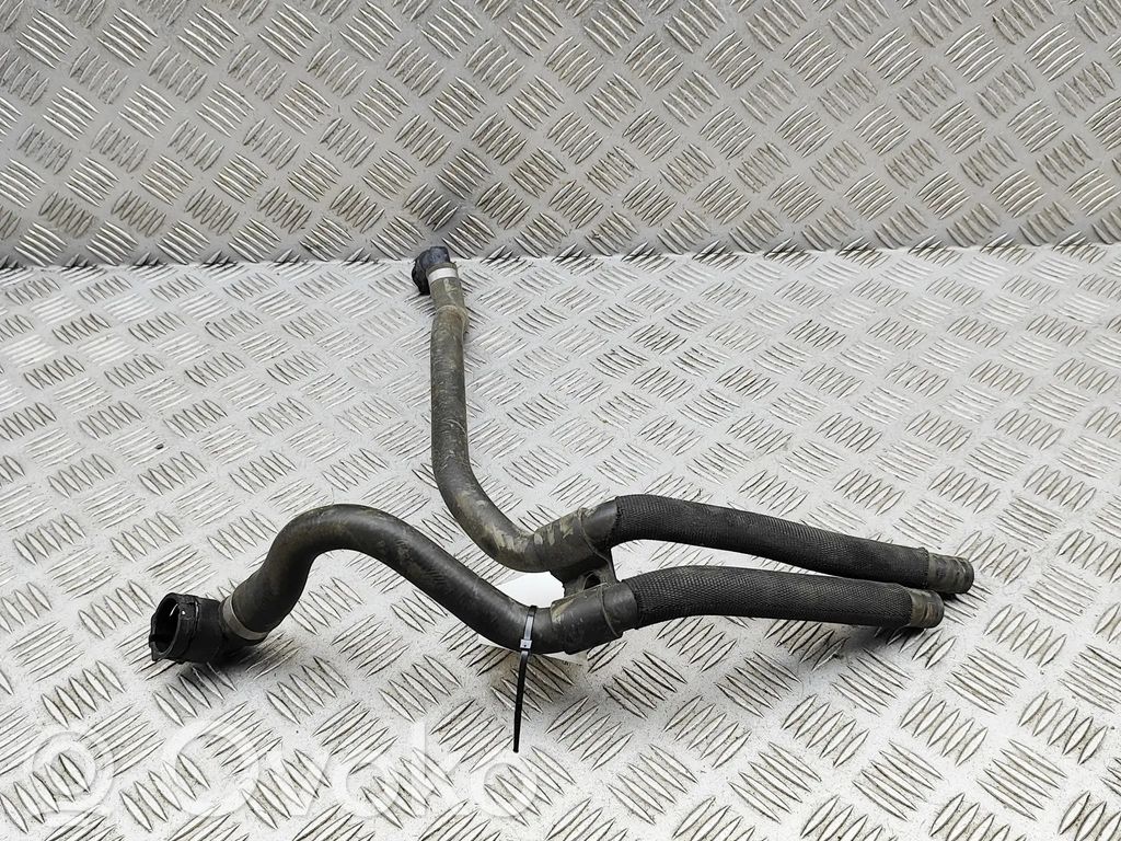Mercedes-Benz E W213 Conductă/furtun lichid de răcire motor 