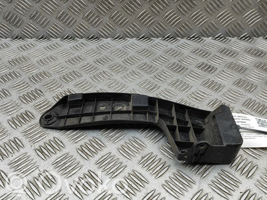 Toyota Camry VIII XV70  Uchwyt / Mocowanie zderzaka tylnego 