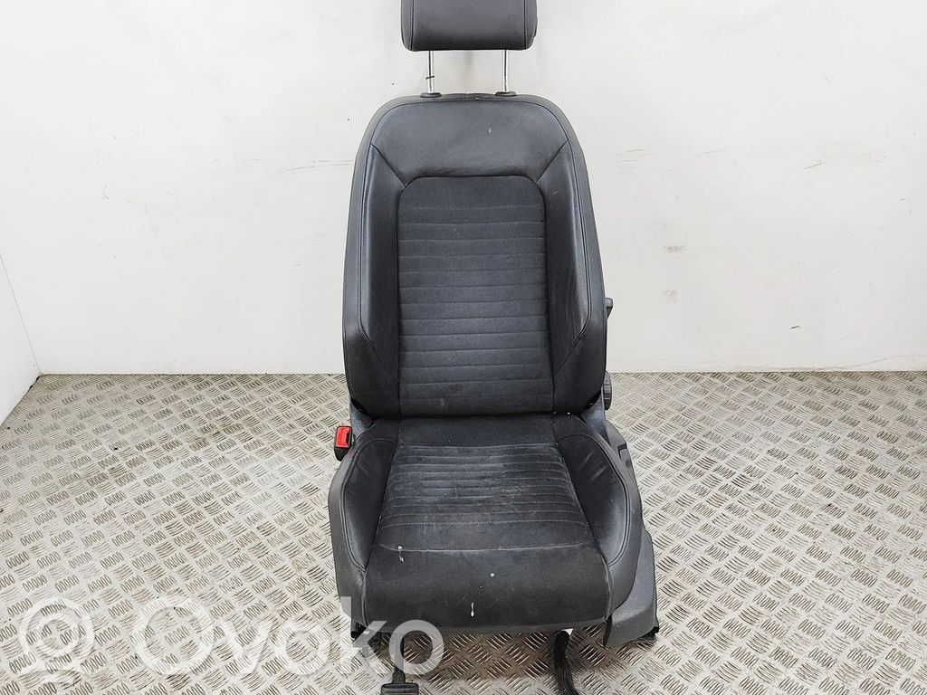 Volkswagen PASSAT B8 Asiento delantero del conductor 
