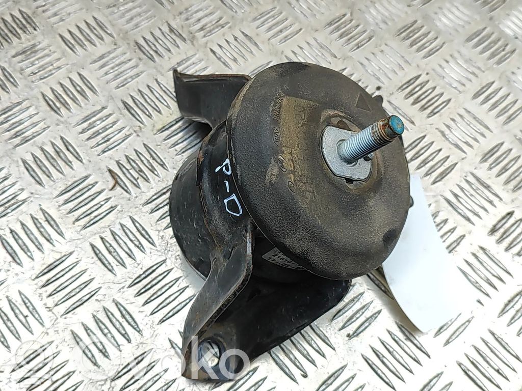 Hyundai Tucson TL Engine mount bracket 