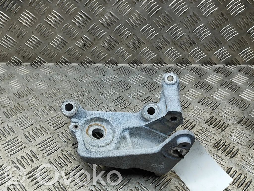 Engine mounting bracket   31670033
