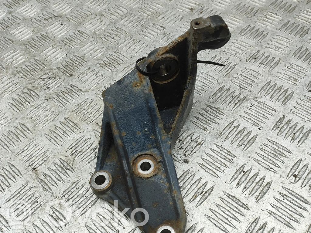 Engine mounting bracket   5801260396