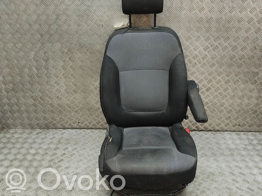 Etumatkustajan istuin   95517301