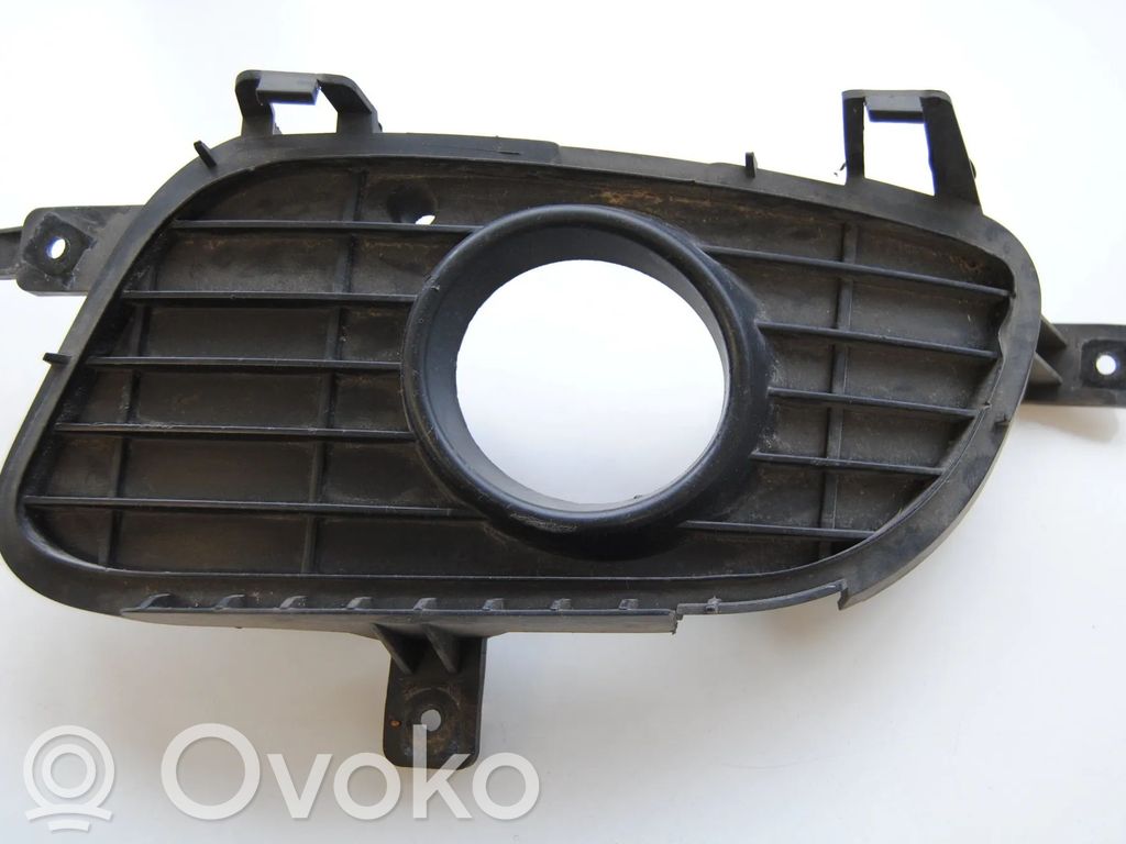 Mercedes-Benz A W169 Grilă față 