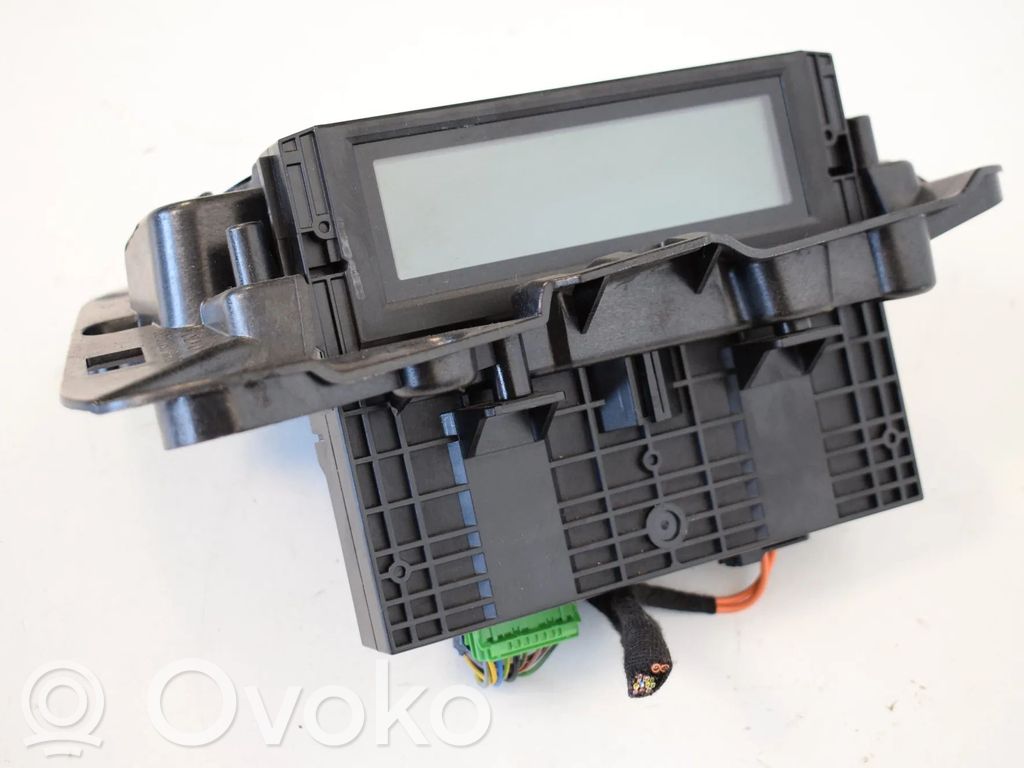 Volvo XC60 Uhr 