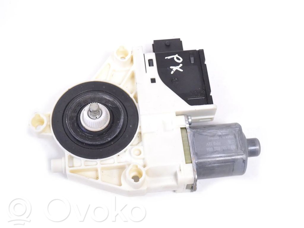 Silnik regulatora szyby drzwi przednich   C45358105