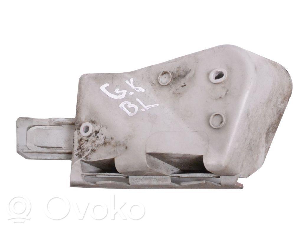 Ford Focus Uchwyt / Mocowanie zderzaka tylnego 
