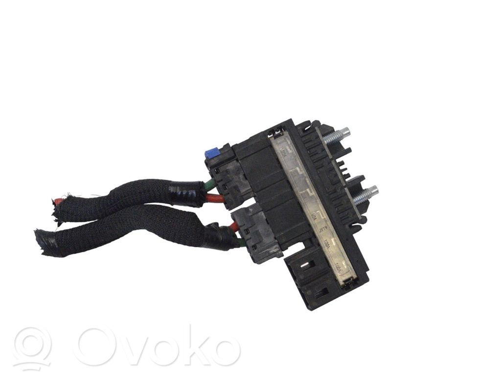 Skrzynka bezpieczników / Komplet   24011HW70C