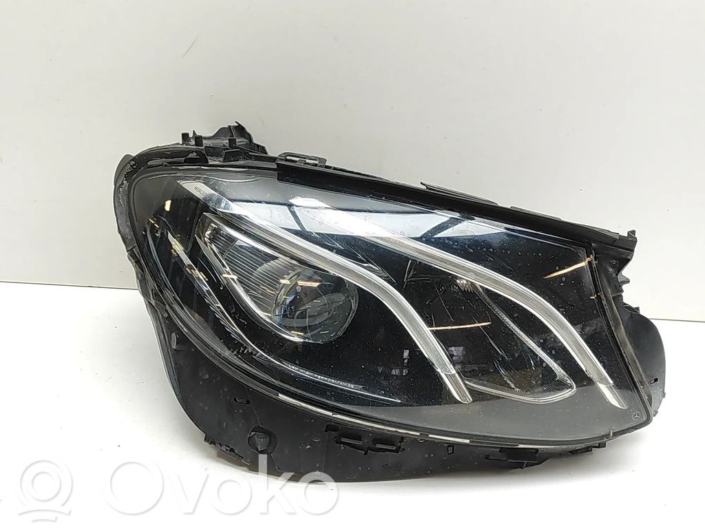Mercedes-Benz E W213 Lampa przednia 