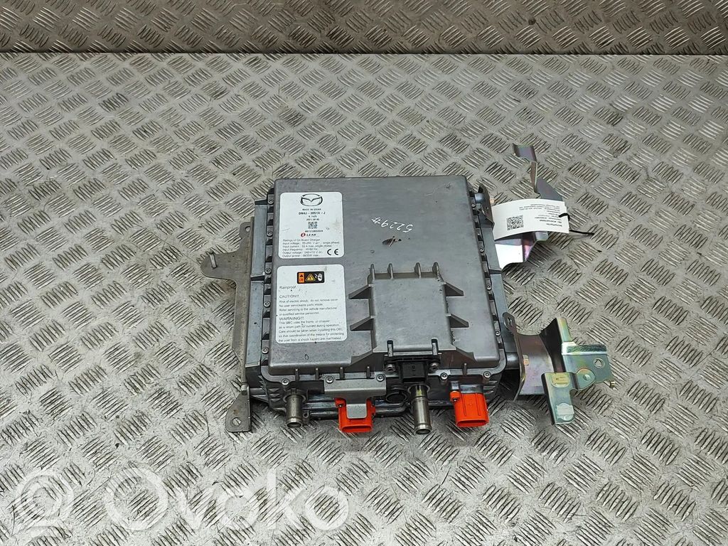 Inversor/convertidor de voltaje   DN4J3051XJ