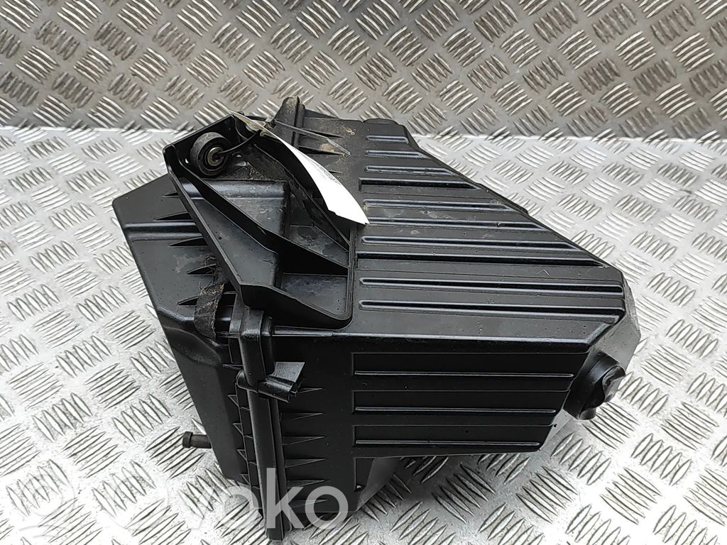 Land Rover Discovery Sport Air filter box 