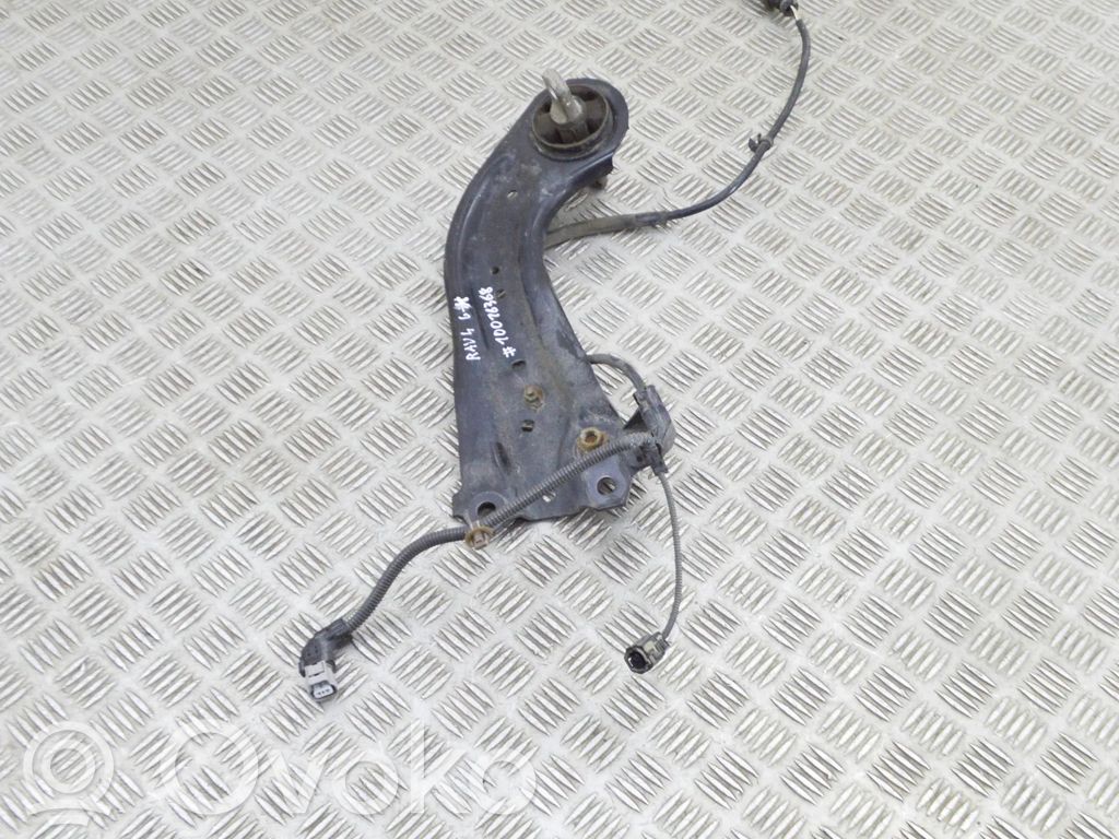Toyota RAV 4 (XA50) Вилы 