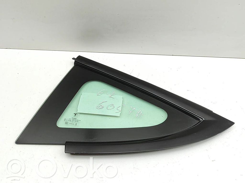 Tesla Model 3 Rear side window 