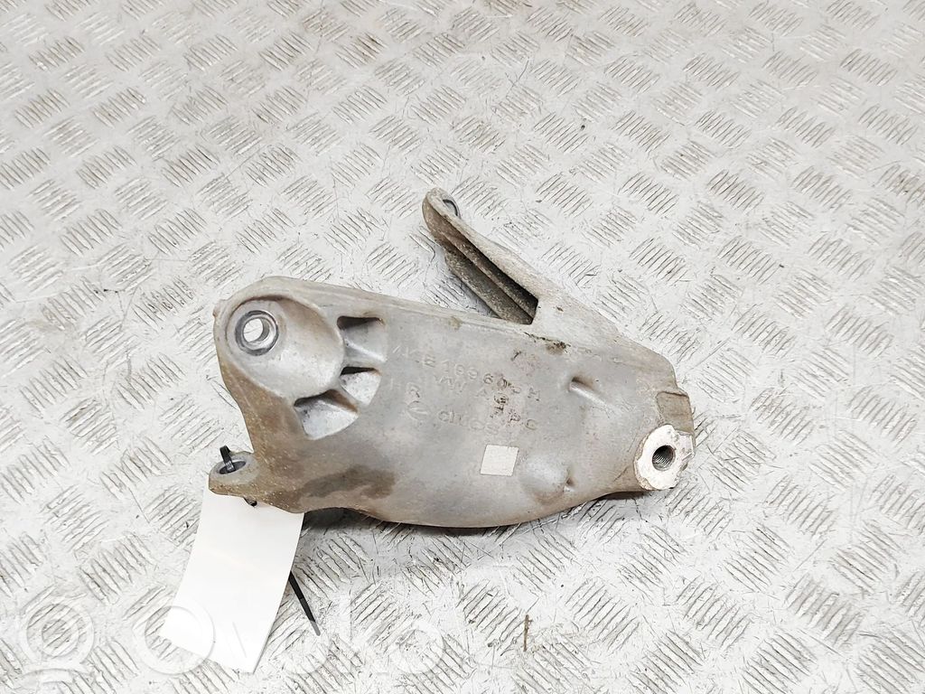 Engine mounting bracket   4KE199605M
