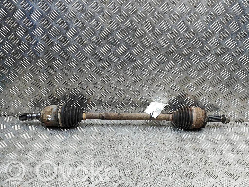 Subaru WRX Półoś przednia 