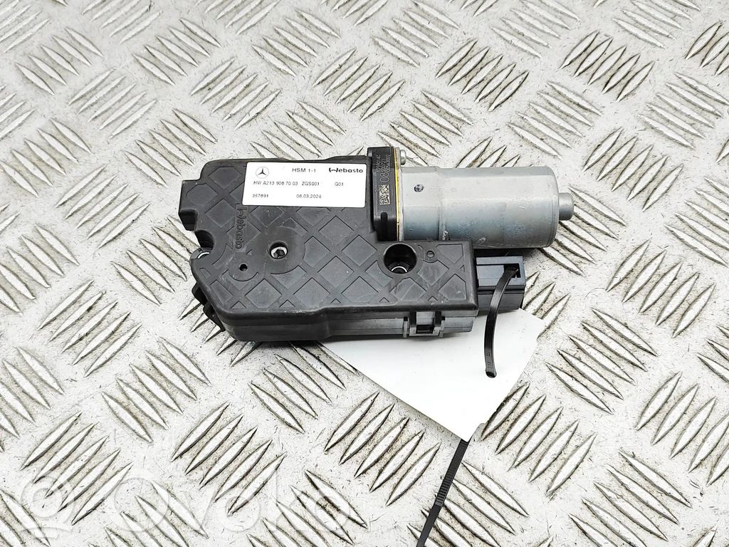 Moottori/käyttölaite   A2139067003