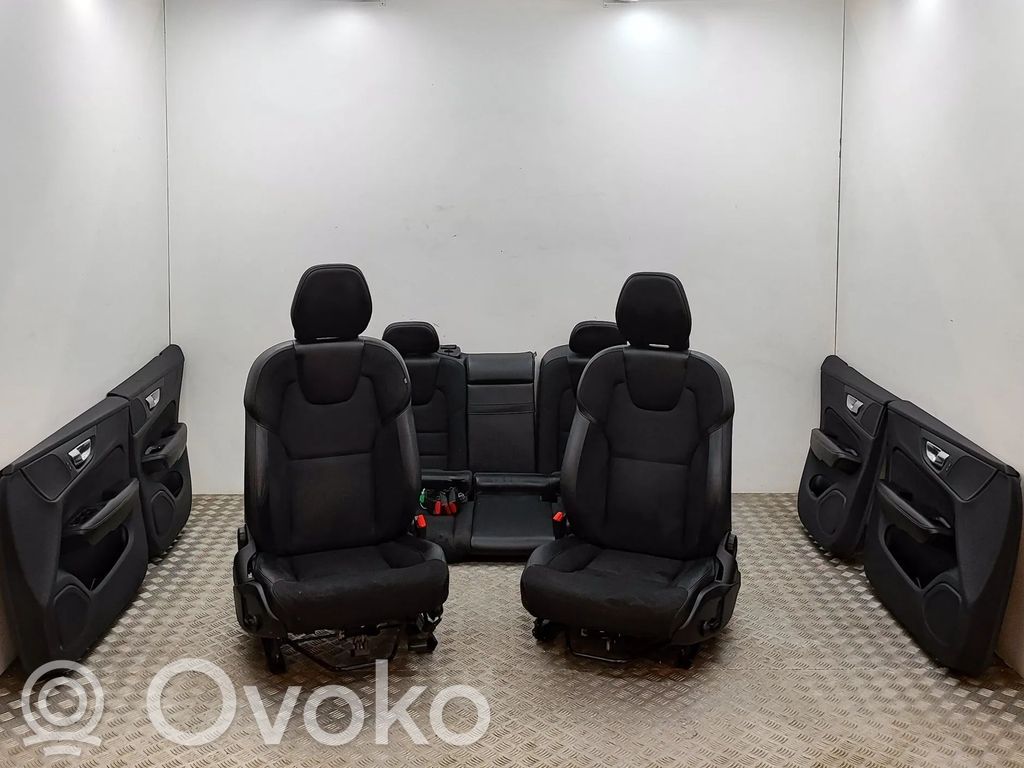 Volvo V60 Tapicerka / Komplet 