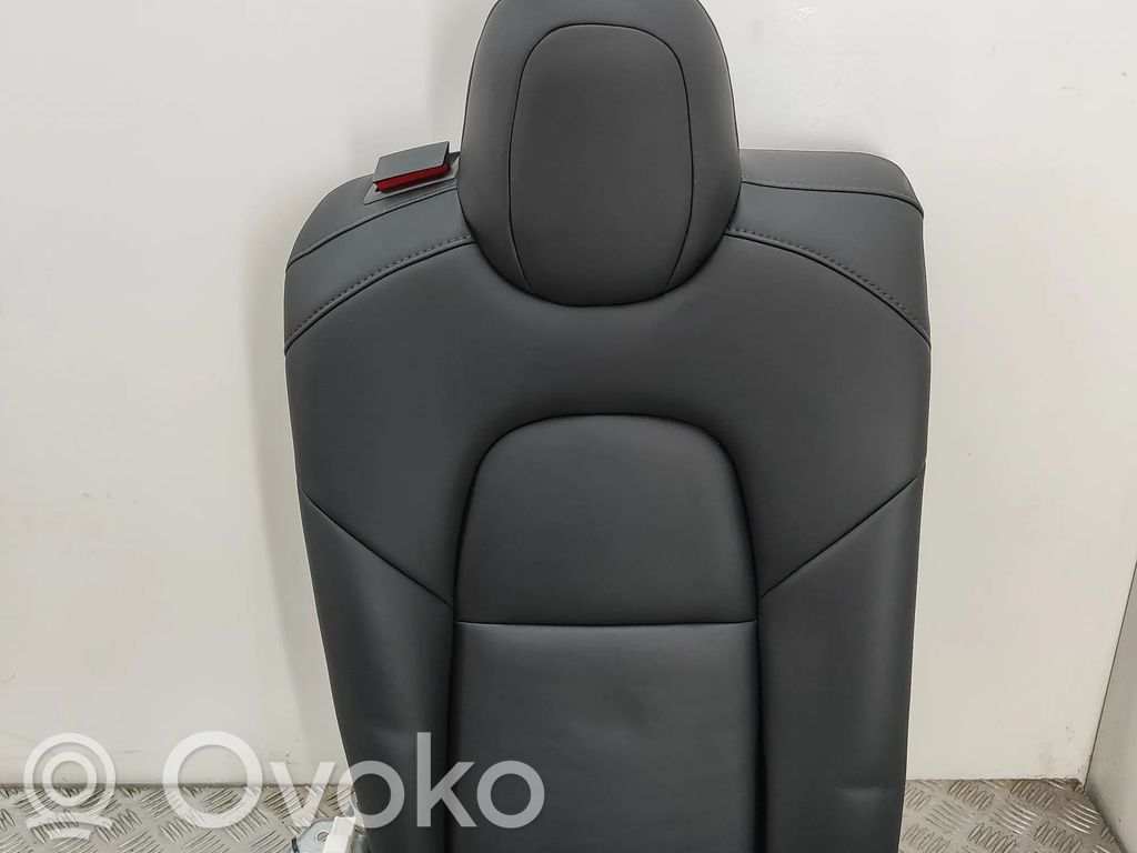Tesla Model 3 Rücksitzbank 