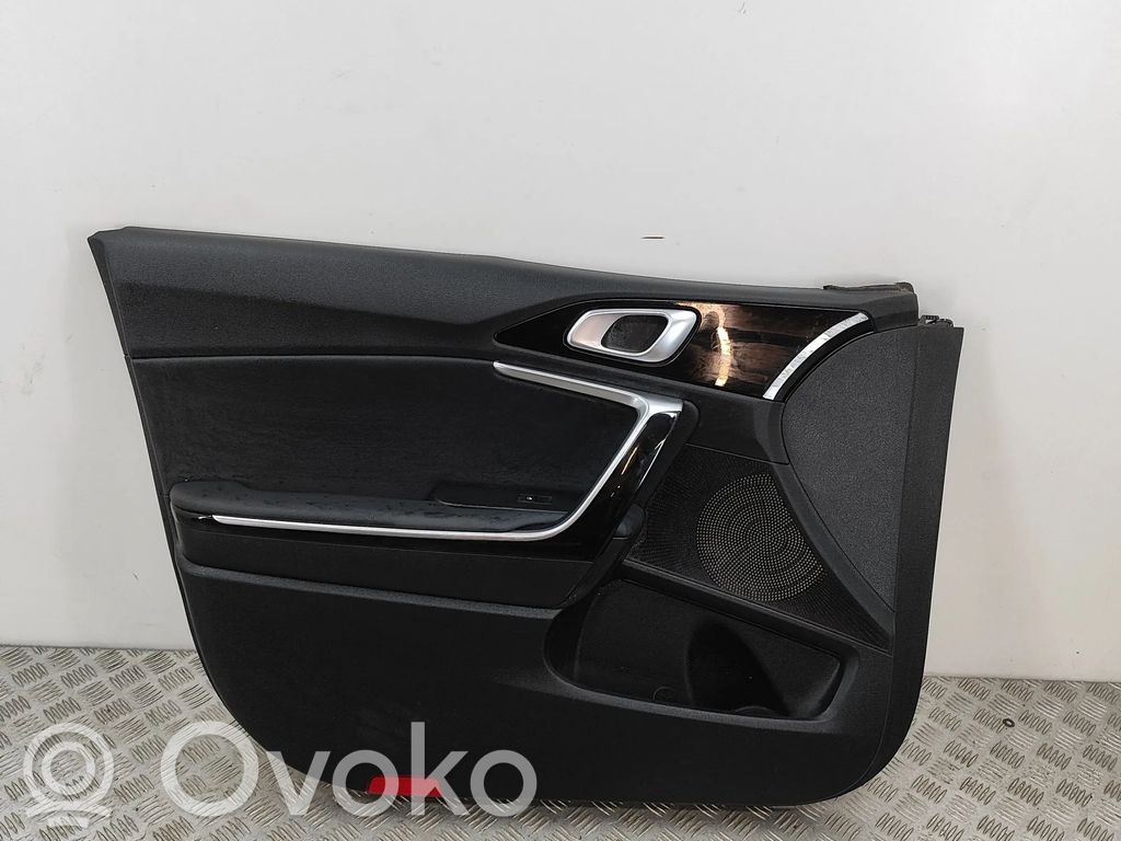 KIA Xceed Etuoven verhoilu 