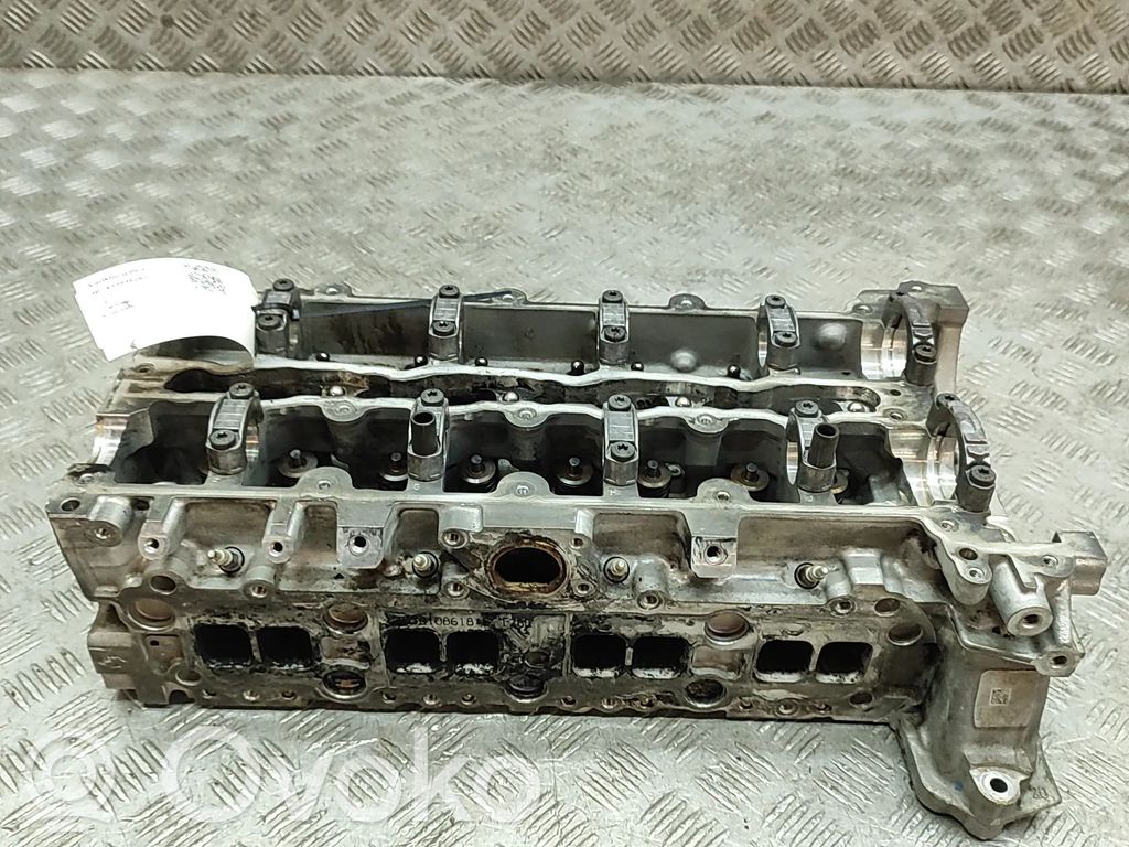 Mercedes-Benz E W212 Engine head 