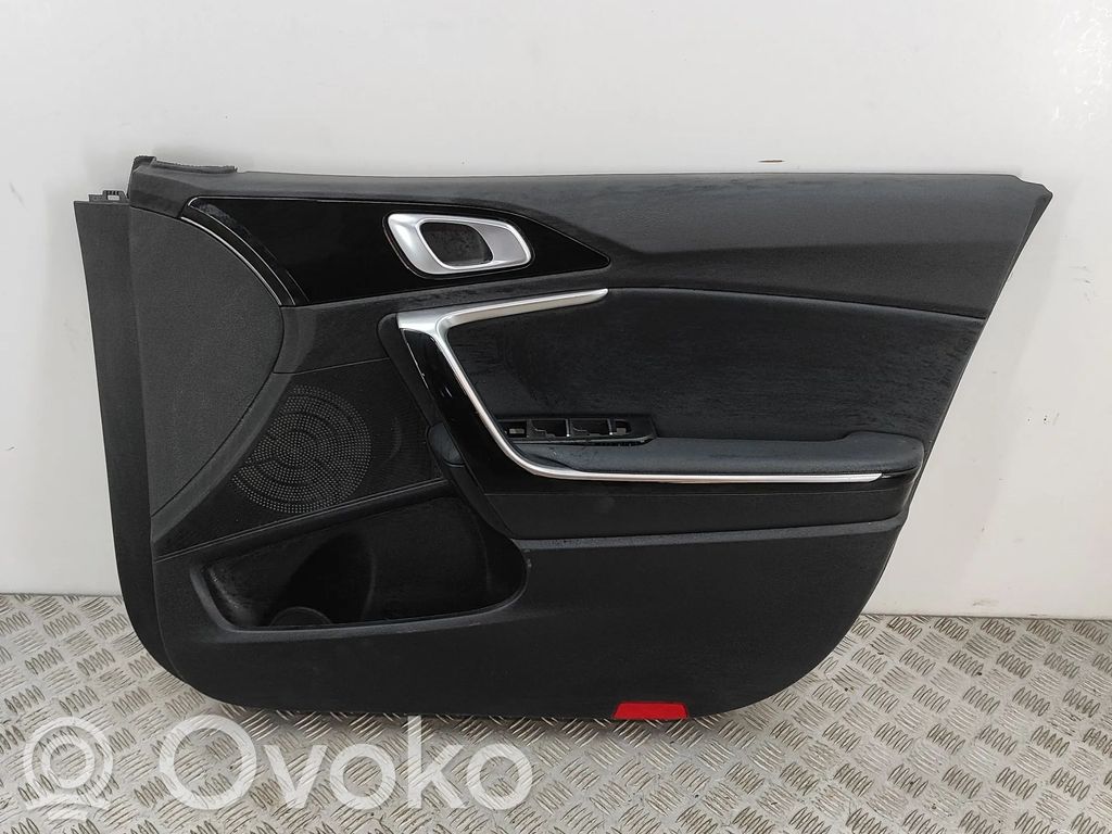 KIA Xceed Revestimiento de puerta delantera 