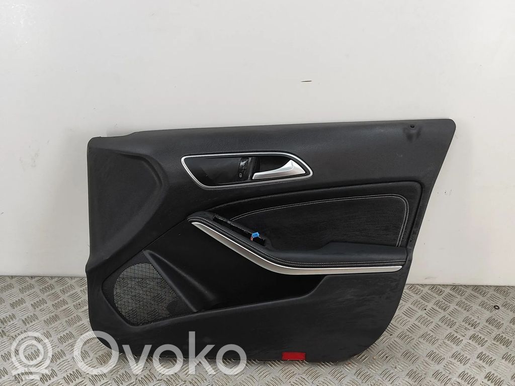 Mercedes-Benz A W176 Etuoven verhoilu 