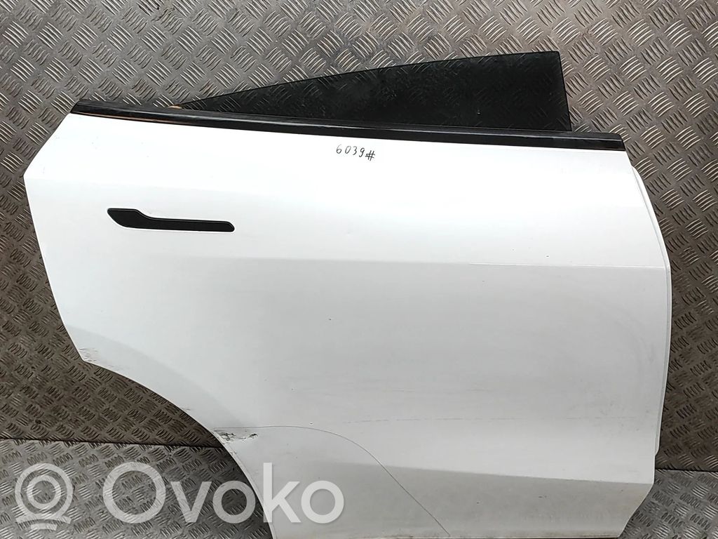 Tesla Model Y Galinės durys 