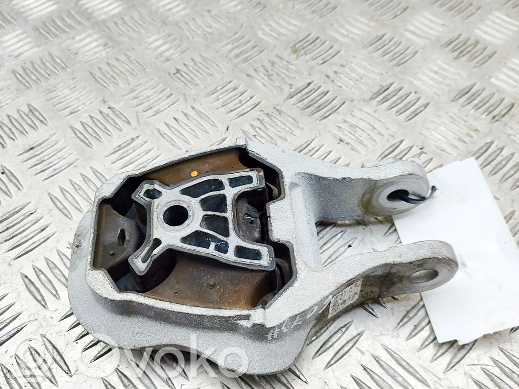 Engine mount bracket   8864506