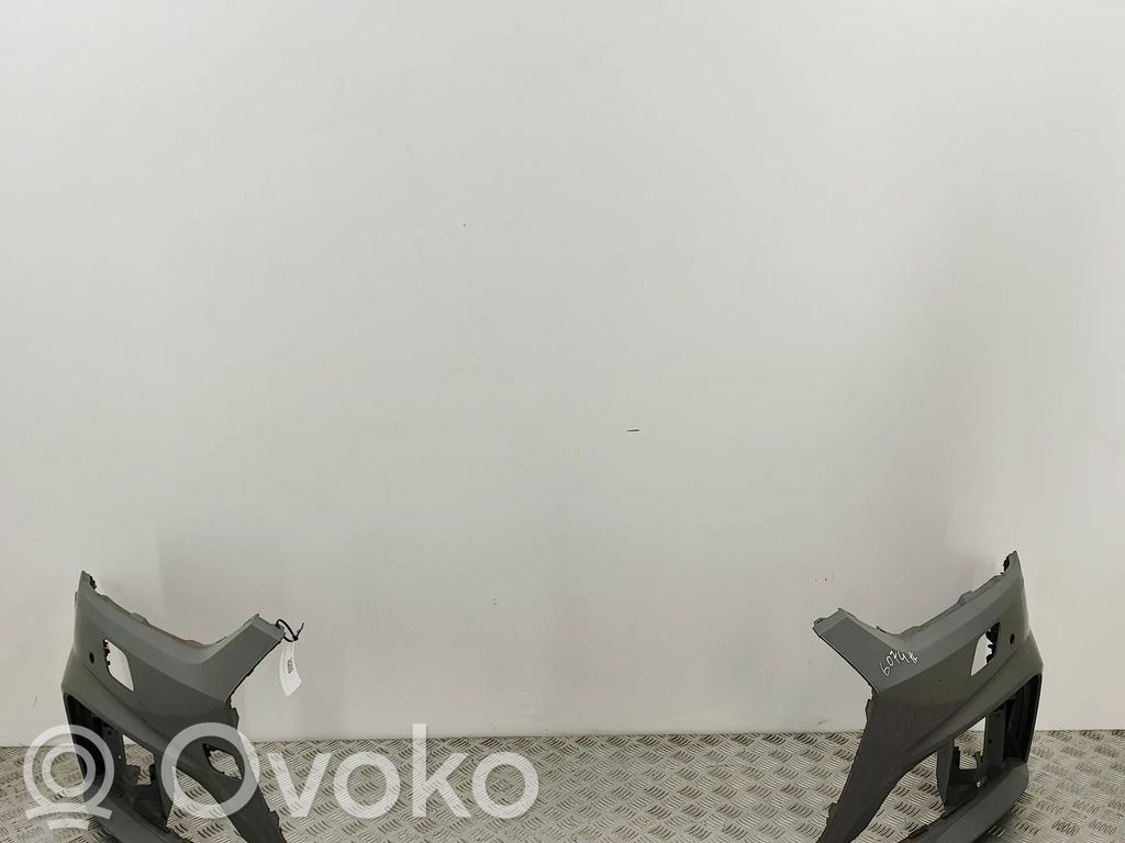 Zderzak przedni   8W6807065L