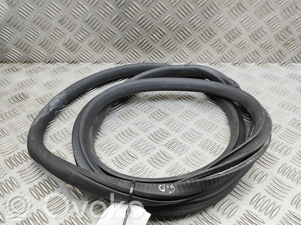 Mercedes-Benz GLA H247 Cheder cauciuc ușă spate 