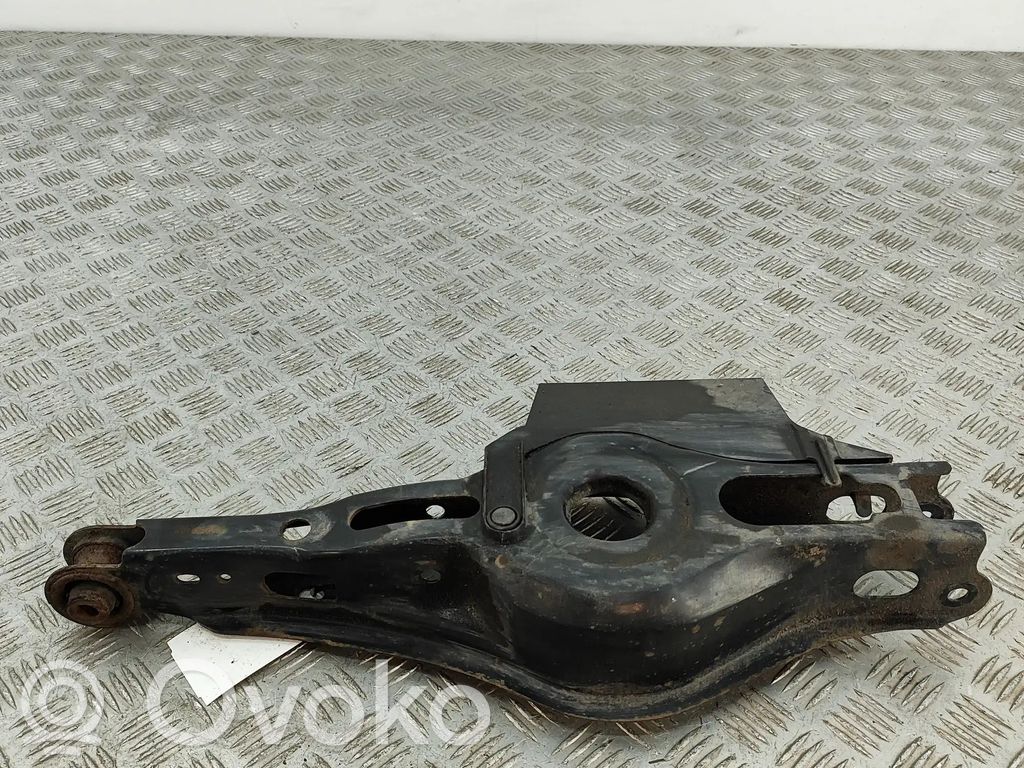 Lexus NX Querlenker Achsschenkel hinten