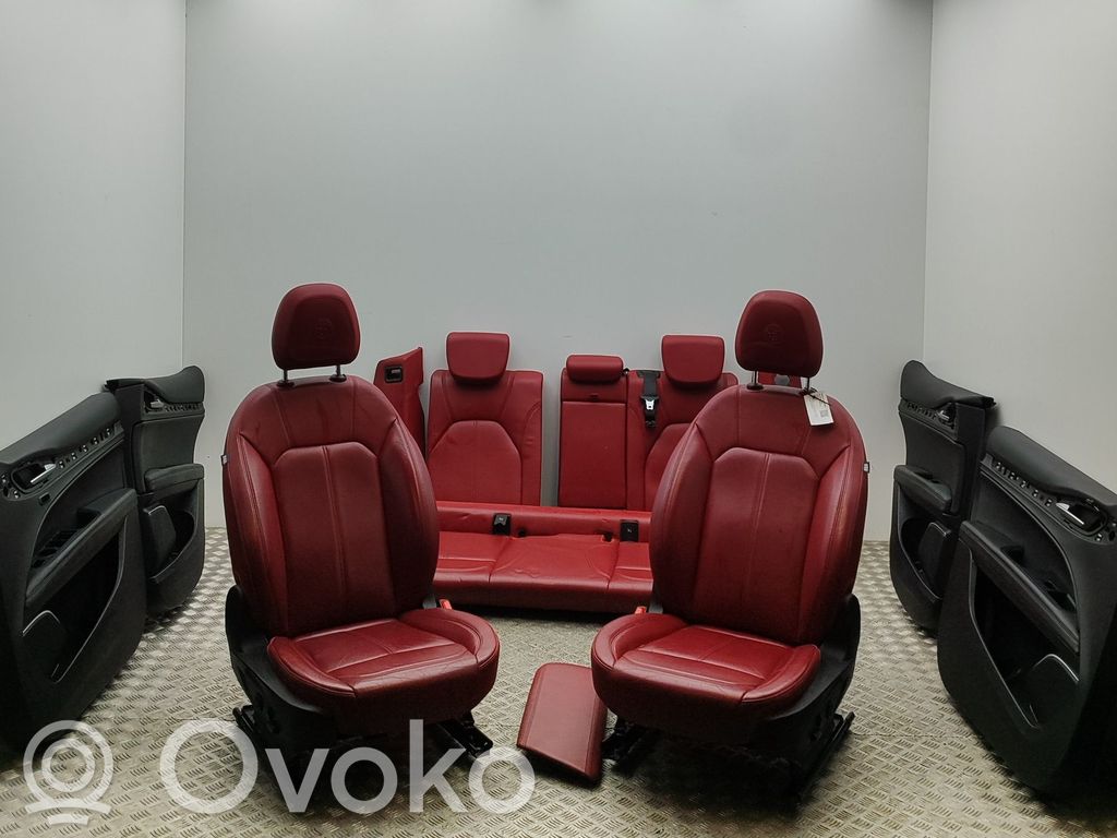 Alfa Romeo Stelvio Tapicerka / Komplet 