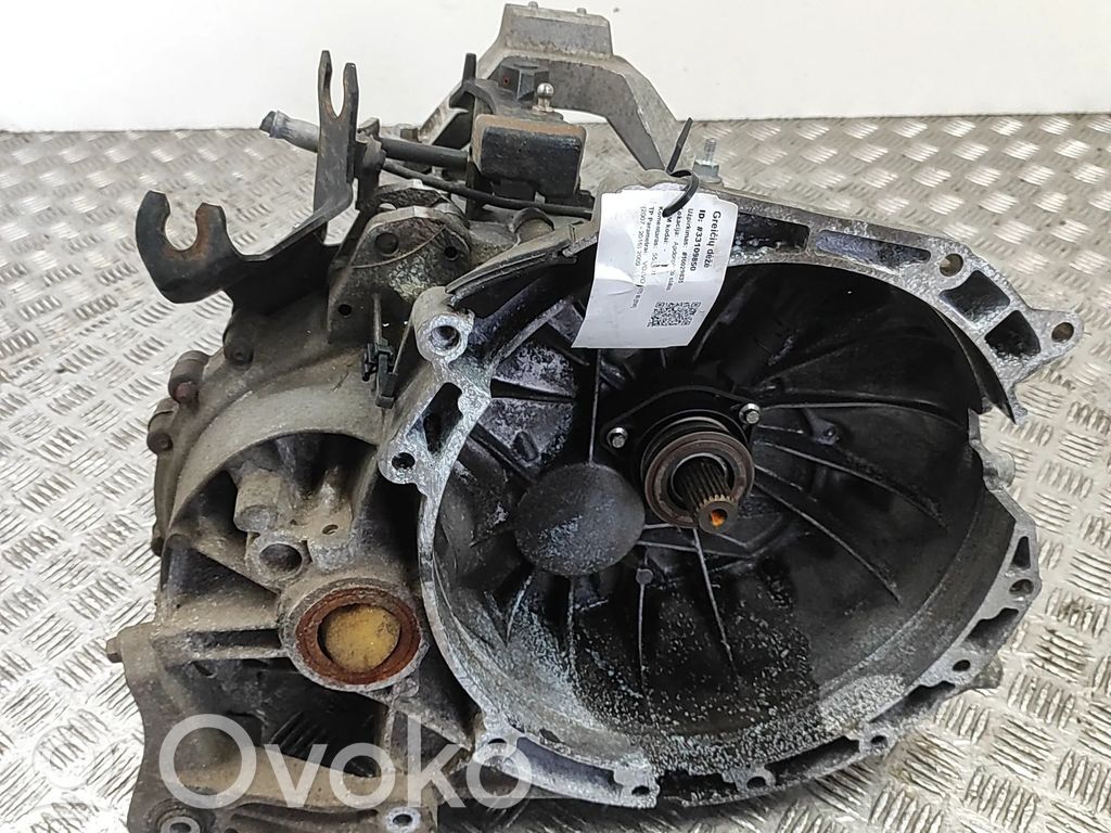 Volvo V70 Scatola del cambio manuale a 6 velocità 