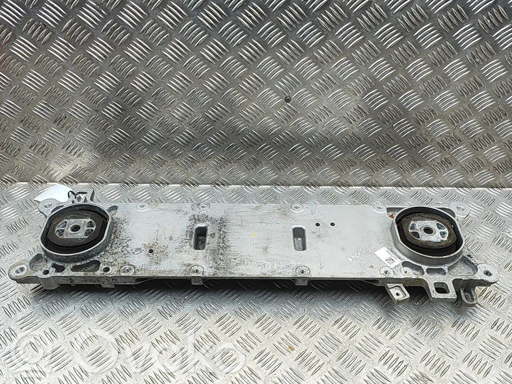 Peugeot 3008 III Engine mounting bracket 