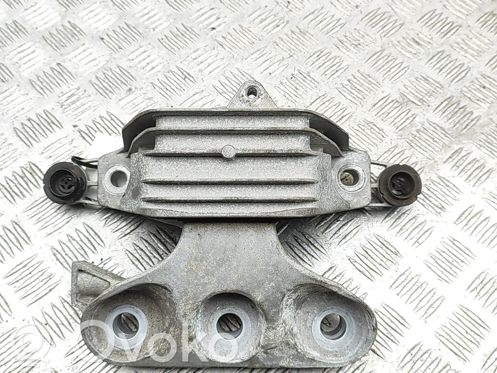 Opel Insignia B Engine mount bracket 