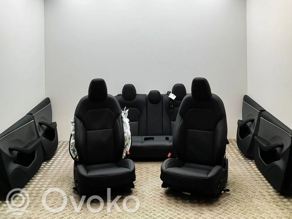 Tesla Model 3 Highland Juego interior 