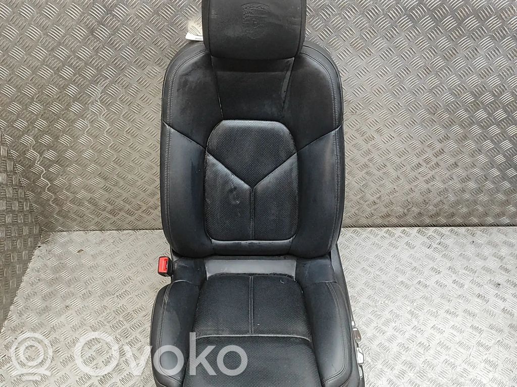 Porsche Macan (95B) Fahrersitz 