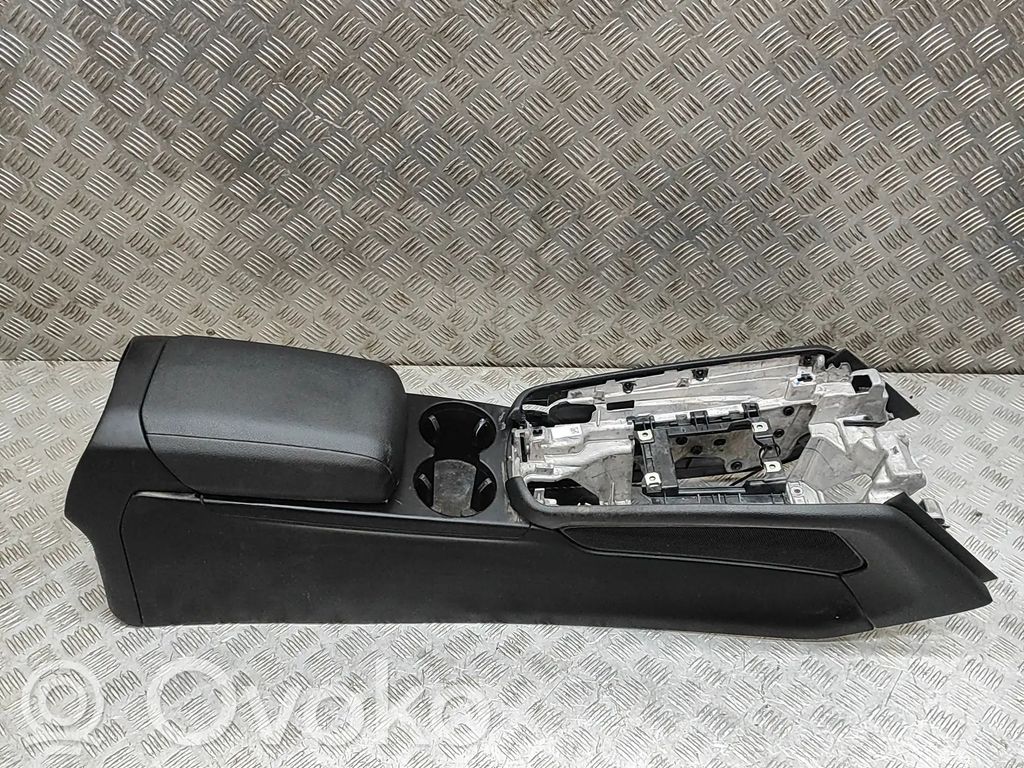 Porsche Macan (95B) Center console 