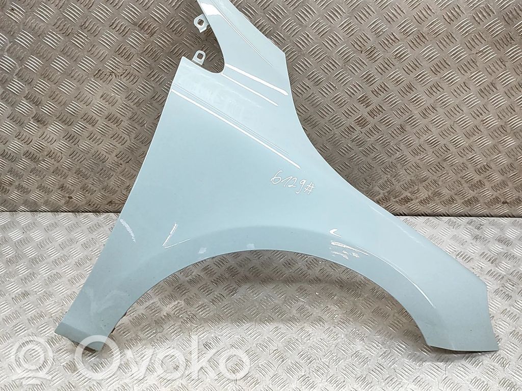 Volvo V40 Sparnas 