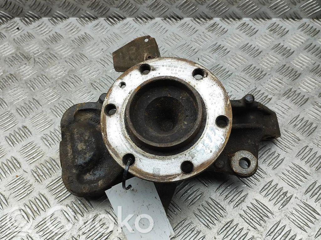 Mercedes-Benz Sprinter W907 W910 Cubo de rueda delantera