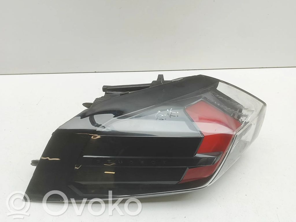 Peugeot 2008 II Lampă spate în caroserie 