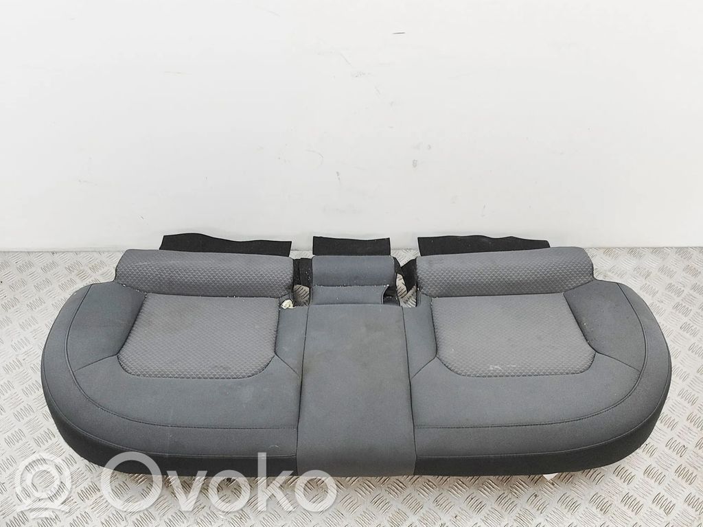 Asiento trasero   98160AO000