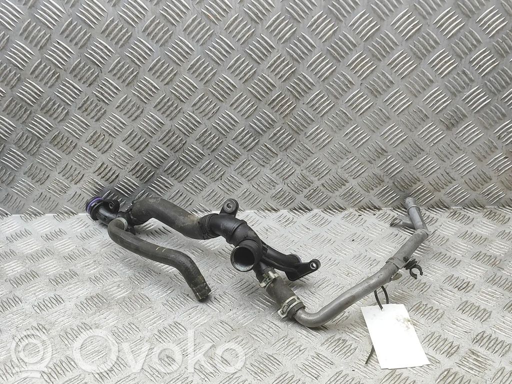 Mercedes-Benz A W177 Tubo flessibile del liquido di raffreddamento del motore 