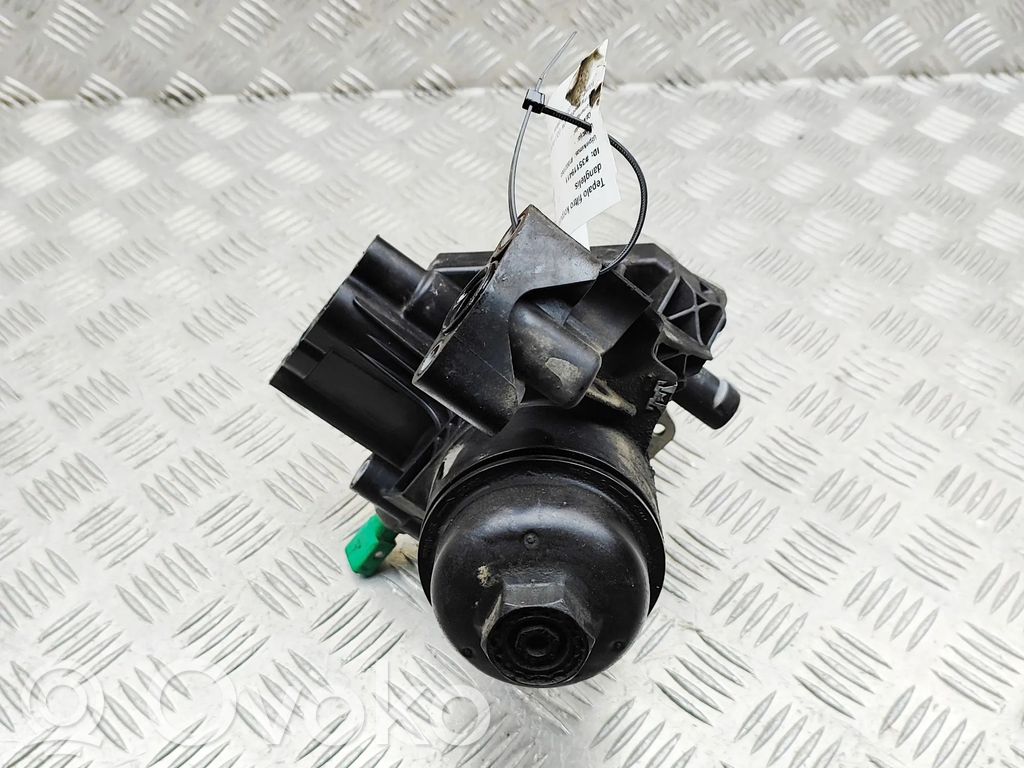 Volkswagen Golf VII Oil filter cover 