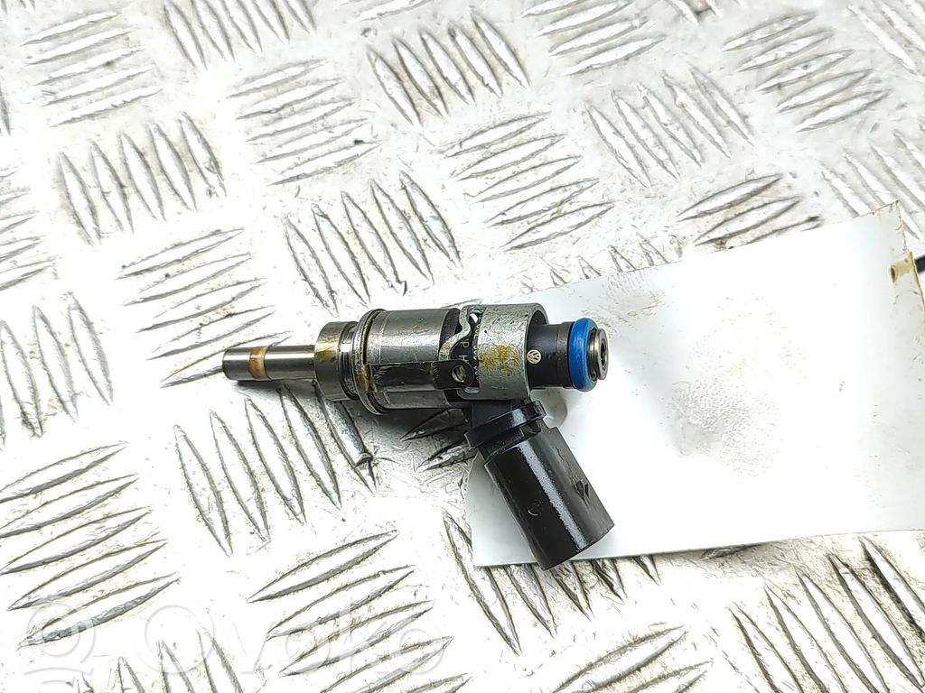 Audi A5 8T 8F Fuel injector 